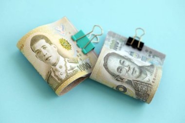 Tayland baht para faturaları büyük miktarda mavi yakın plan. Finans ve bankacılık kavramı