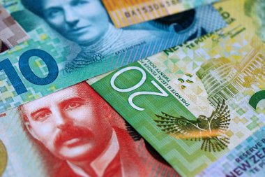 Yeni Zelanda para banknotları yakın planda büyük miktarda. Yeni Zelanda 'da zengin yaşam konsepti. İş ve ekonomi