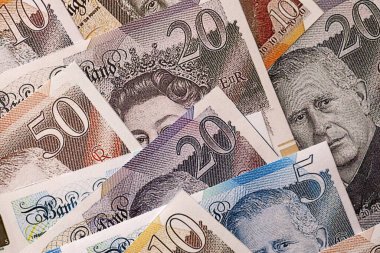 KYIV, UKRAINE - 17 EYLÜL 2025 İngiliz sterlini yığını.