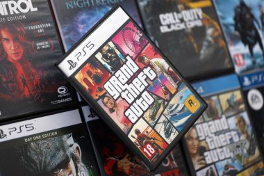 KYIV, UKRAINE - 9 Şubat 2026 GTA 6 hayali video oyunu disk kutusu fotoğrafı ön kapak başlığı üzerine odaklanmış