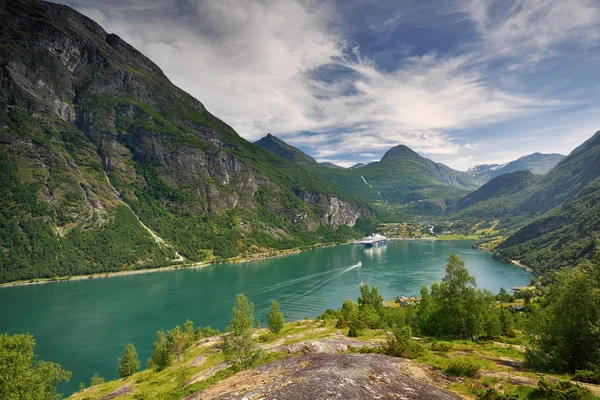 Θέα το κόλπο Geirangerfjord Εικόνα Αρχείου