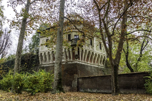 Herfst in de Koninklijke tuinen-Turijn — Stockfoto