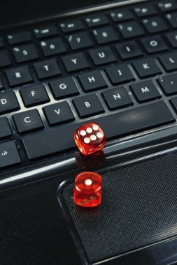 klavye - kavram kumar satırındaki renkli dices