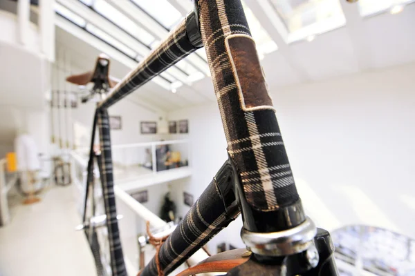 Handmade custom luxury bicycle vintage look — Stock Photo, Image