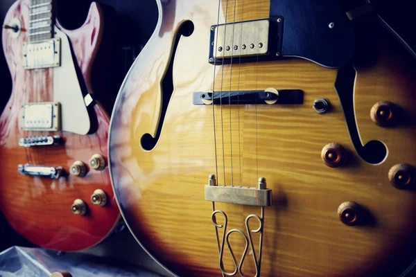 Group of guitars in exposition — Stock Photo, Image