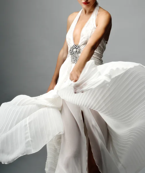 Mujer elegante en vestido de moda de lujo —  Fotos de Stock