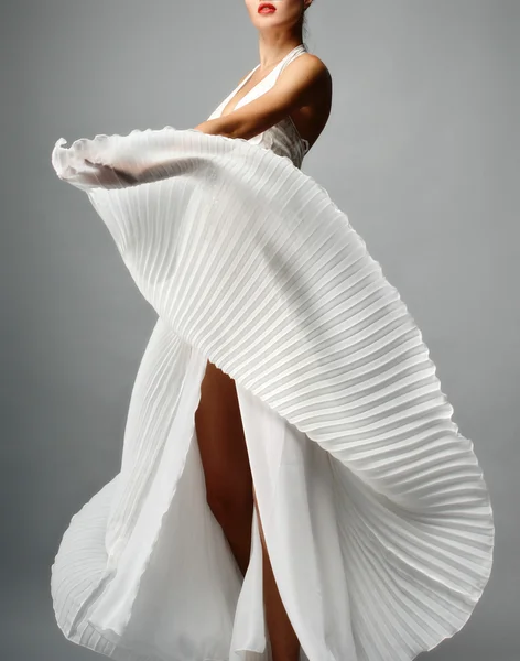 Elegáns nő a luxus divat ruha — Stock Fotó