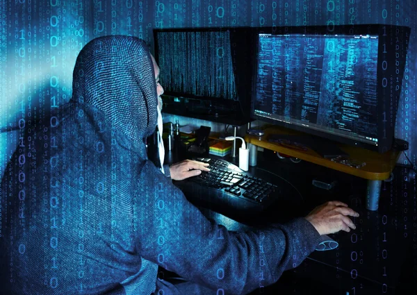 Gefährliche Hacker stehlen Daten -Konzept — Stockbild Gefährliche Hacker stehlen Daten -Konzept — Stockfoto