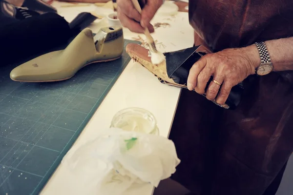 Artisan co luksusowe ręcznie człowieka buty — Zdjęcie stockowe