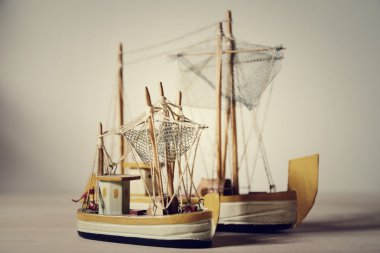 minyatür balıkçı tekneleri ahşap yelkenli