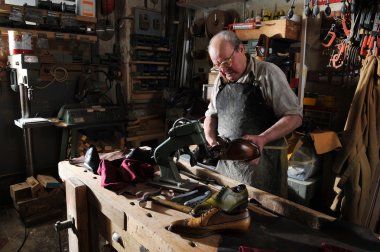 lüks el yapımı erkek ayakkabı yapım ustası