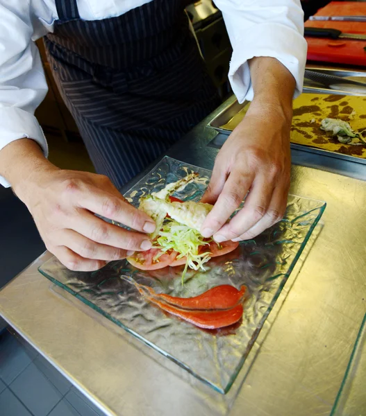 Приготування риби темпури в італійському стилі — стокове фото
