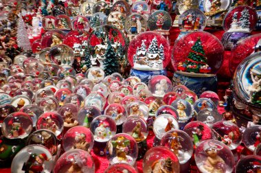 Noel kar küresi kar tanesi