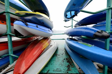 Renkli Kayaksand Kano üst üste