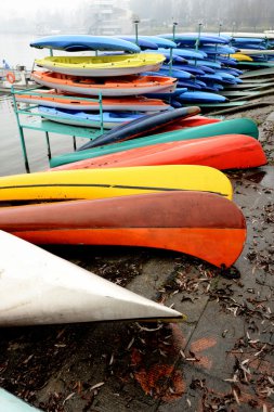 Renkli Kayaksand Kano üst üste