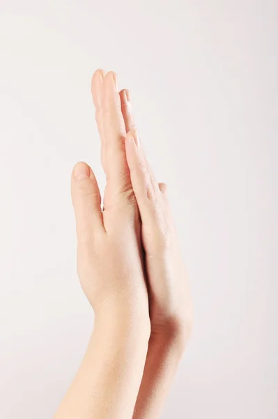 Bela mulher mãos acariciando — Fotografia de Stock