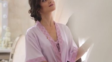 Gelin gelinlik dikkate alır..