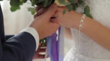 Eller yeni evliler yakın çekim.