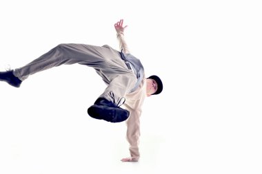 şık ve serin breakdance stil dansçı poz