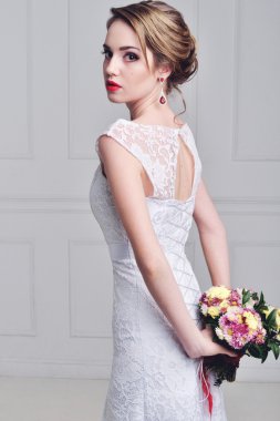 Güzel gelin portre düğün makyaj ve saç modeli ile elmas crown, moda gelin modeli takı ve güzellik kız yüz, muhteşem güzellik gelin, izole, stüdyo, serisi