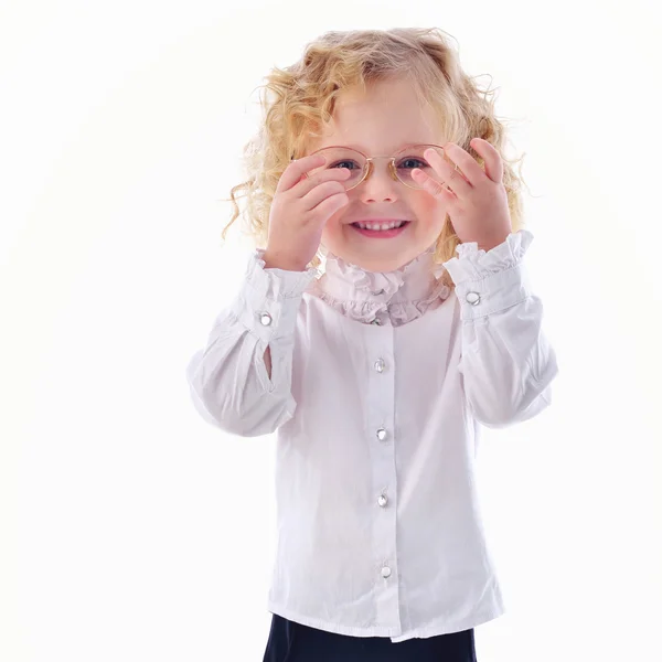 Retrato de uma menina com óculos isolados um branco — Fotografia de Stock