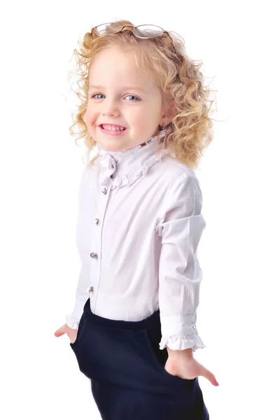 Retrato de una niña con gafas aisladas una blanca —  Fotos de Stock