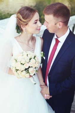 Mutlu gelin ve damat düğünlerinde