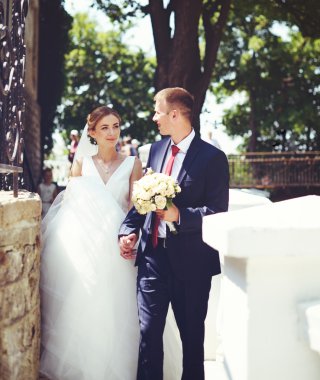 Mutlu gelin ve damat düğünlerinde