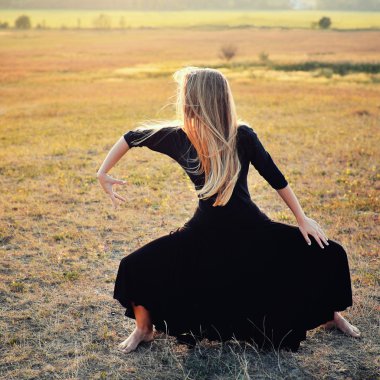 güzel balerin tarzı modern dansçı 