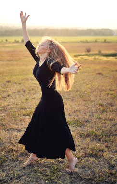 güzel balerin tarzı modern dansçı 