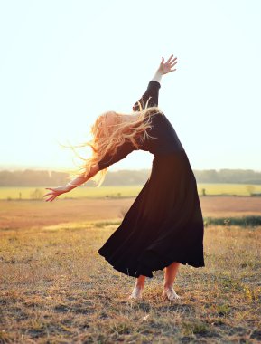 güzel balerin tarzı modern dansçı 