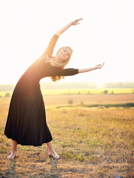 Vackra balettdansös, modern stil dansare — Stockfoto