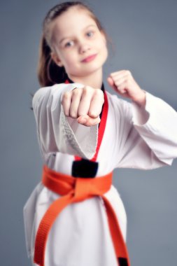 Beyaz kimono, küçük kız