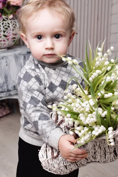 Little boy playing in the room — Stock Photo, Image