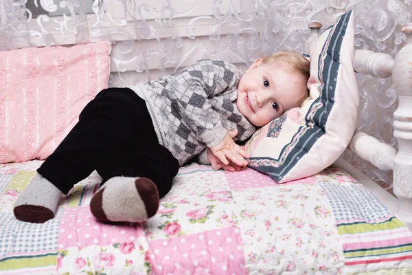 Little boy playing in the room — Stock Photo, Image