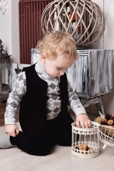 Little boy playing in the room — Stock Photo, Image