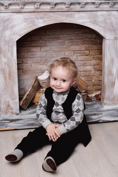 Little boy playing in the room — Stock Photo, Image