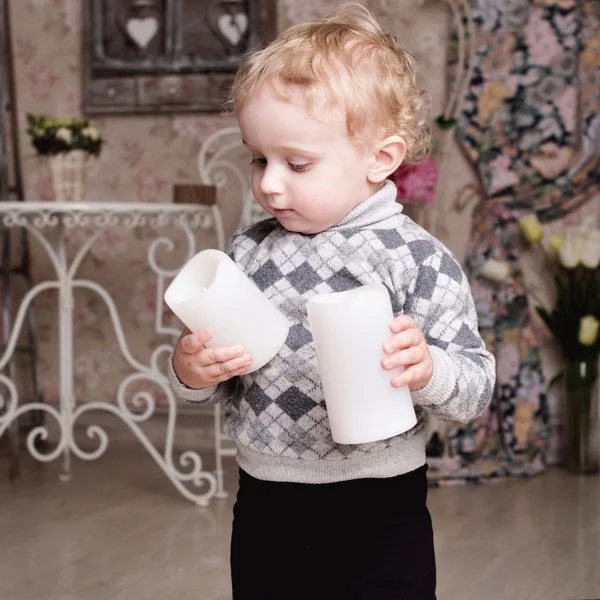 Little boy playing in the room — Stock Photo, Image