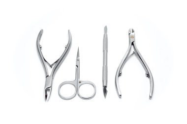 Beyaz arkaplanda manikür araçları