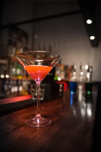 Cocktail stands on the bar — Stock Photo, Image