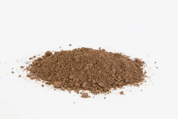 toprak arazi beyaz arka plan üzerinde kir kazık