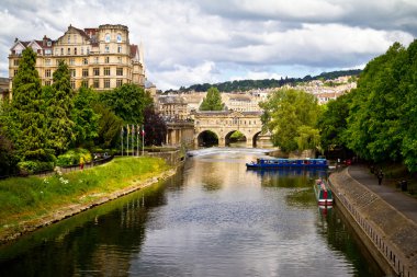 Pulteney köprüden River Avon, Bath, İngiltere