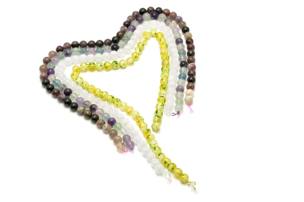 Mücevher takı beyaz arka plan üzerinde yapmak için dizeleri