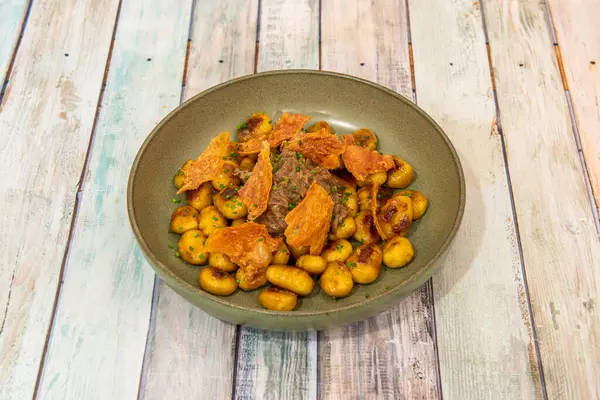 Tavolo Legno Blu Con Ingredienti Cucina Uova Marroni Peperoncini Rossi — Foto Stock