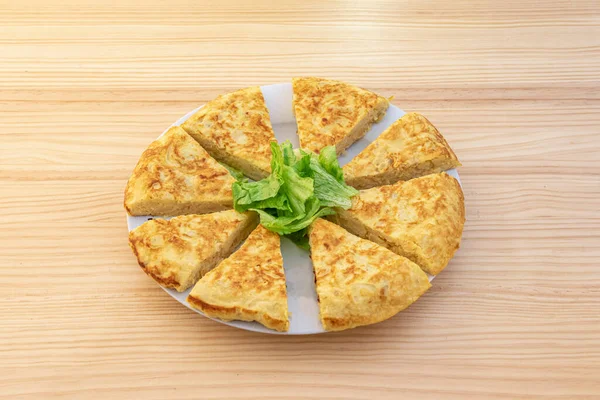 Spanish Omelette Divided Pieces Serve Individual Skewers Wooden Table — Foto de Stock