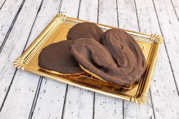Verführerische Und Saftige Schokoladenpalmen Die Sie Auf Einem Goldenen Tablett — Stockfoto