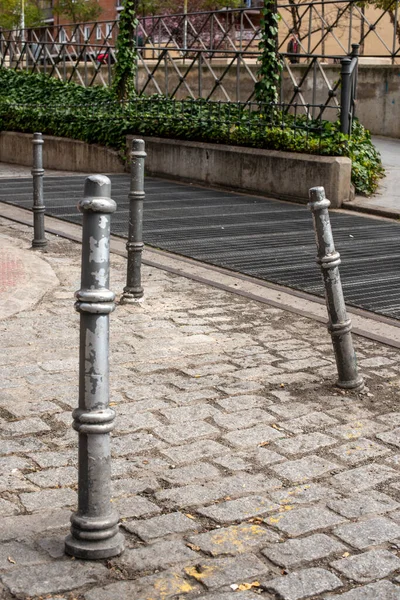 Dissuasori Colpiti Veicoli Nel Centro Una Città — Foto Stock