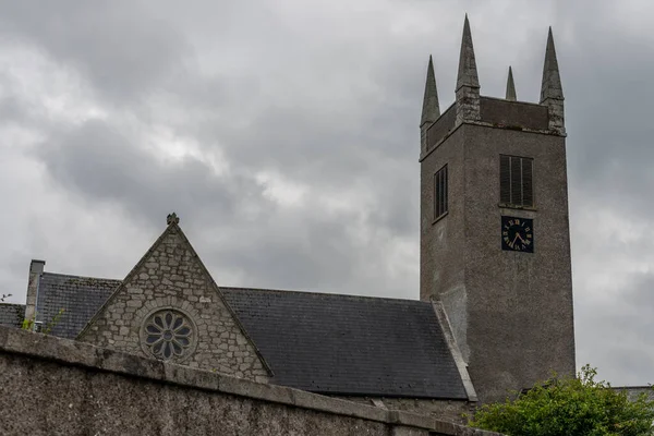 Modeste Église Pierre Grise Béton Avec Rosace Dans Sud Irlande — Photo