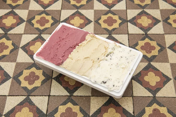 맛좋은 삼향의 아이스크림 테이블 — 스톡 사진