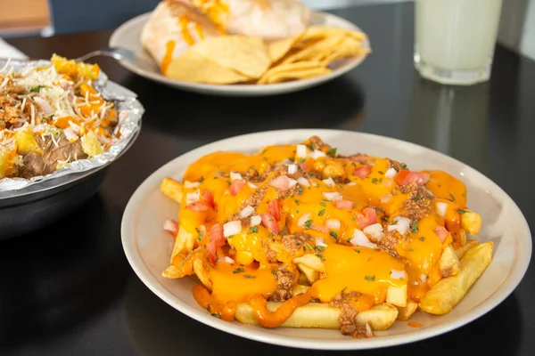 Tex Mex Batatas Com Muito Queijo Cheddar Cebola Branca Carne — Fotografia de Stock